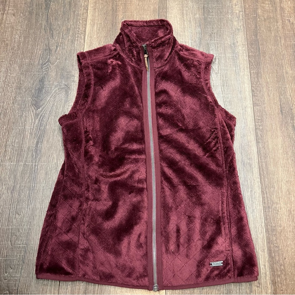 Natural reflections soft vest velvety